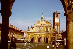 Piazza Ducale a Vigevano