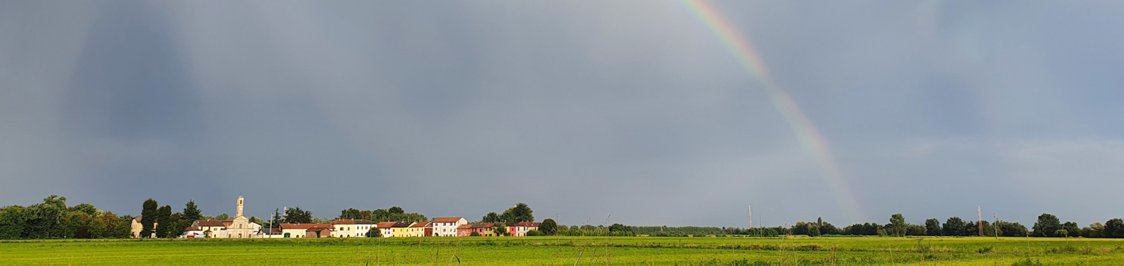Arcobaleno sulle cascine Barbavara, a Gravellona Lomellina