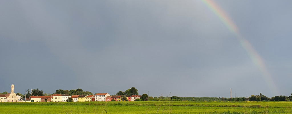 Arcobaleno sulle cascine Barbavara, a Gravellona Lomellina
