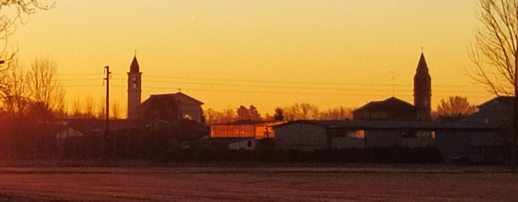 Un suggestivo tramonto su Parona